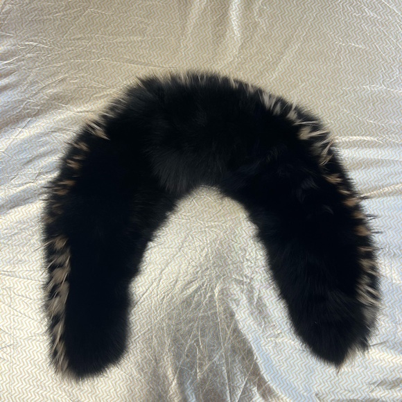 Fox Fur Collar - Picture 2 of 3